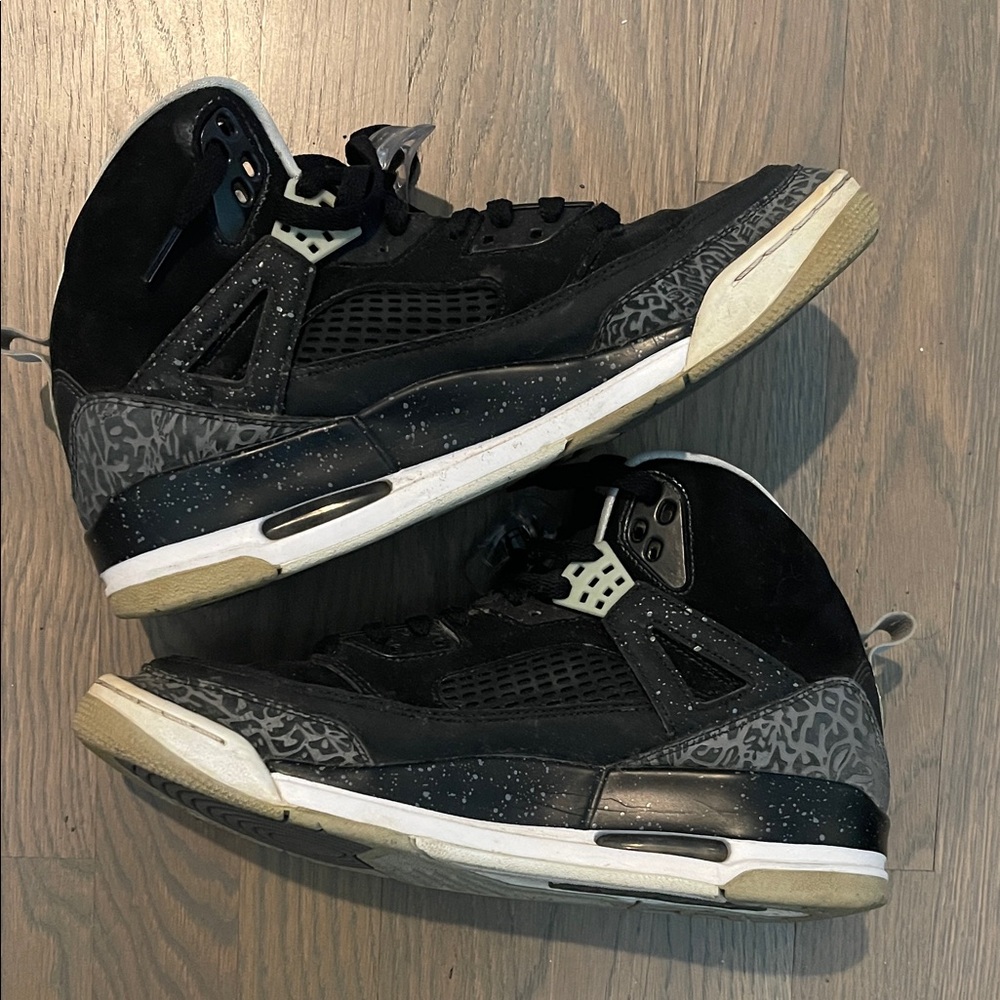 Stylish Black Men's Jordans